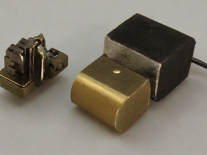 电池座应用在工业控制中的选型资料 1